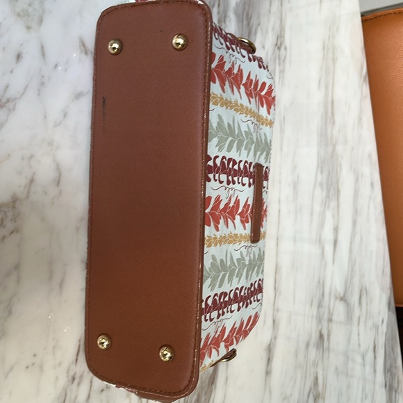 Lola Miller Hawaiian lei print handbag NWOT - Picture 4 of 5